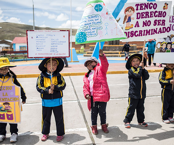 Children protesting in Peru
