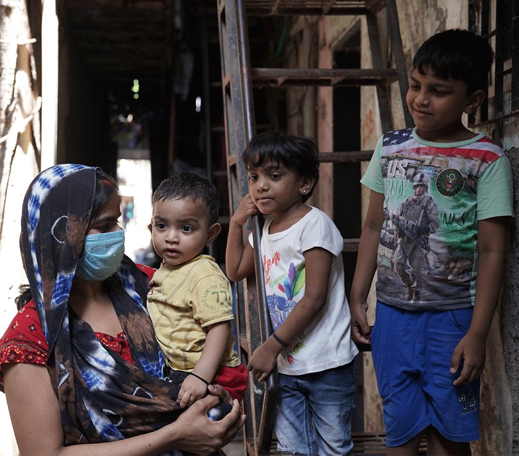 Gudiya Jaiswal with her children in India 